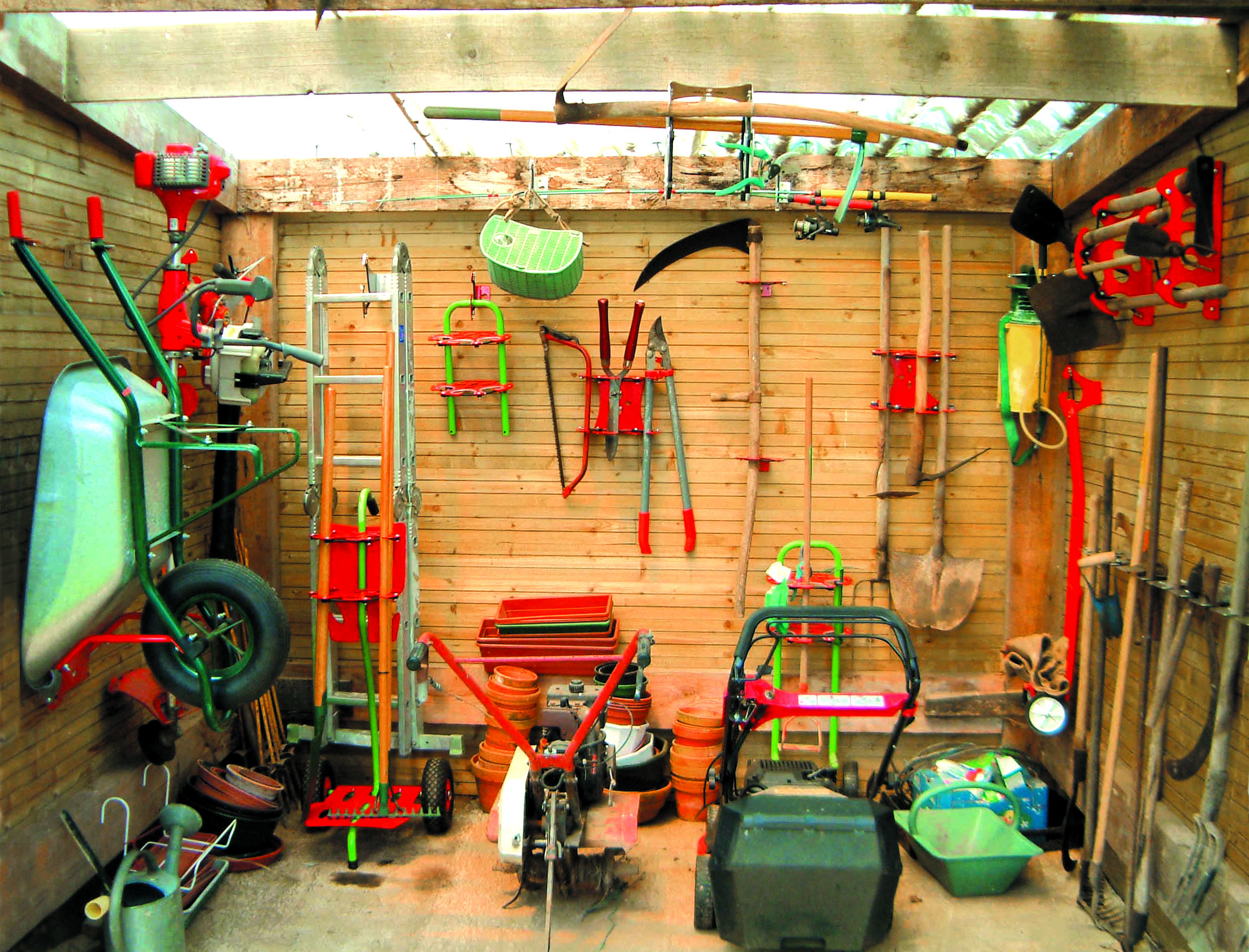 make a shed tidy